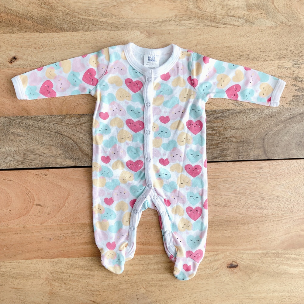 $2 Baby Mode sleeper 0-3m bodysuit onesie hearts